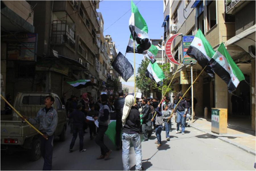 Manifestación para conmemorar la muerte de los 13 primeros habitantes de Douma, asesinados por el ejército en abril de 2011 © Mohamed MajdAldik