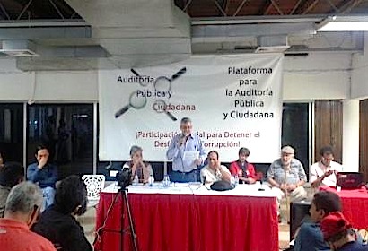 Ana Elisa Osorio al lado de los demás miembros del Comité Impulsor de la Auditoría Pública y Ciudadana, en el acto de lanzamiento de la Plataforma de movimientos y luchadores sociales  con ese fin.