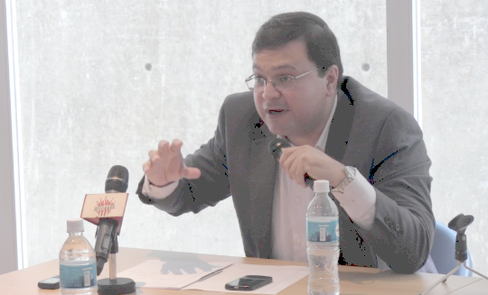 En el encuentro Trabajo vs Capital en la UCAB, la visión desde el capital, a favor del capital, fue expuesta por el profesor de derecho administrativo, José Valentín González