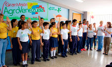 "Brigada Agronaranjo" conformada por 31 niñas y niños pertenecientes a la escuela modelo U.E.N. Los Naranjos, ubicada en la parroquia La Vega, Caracas