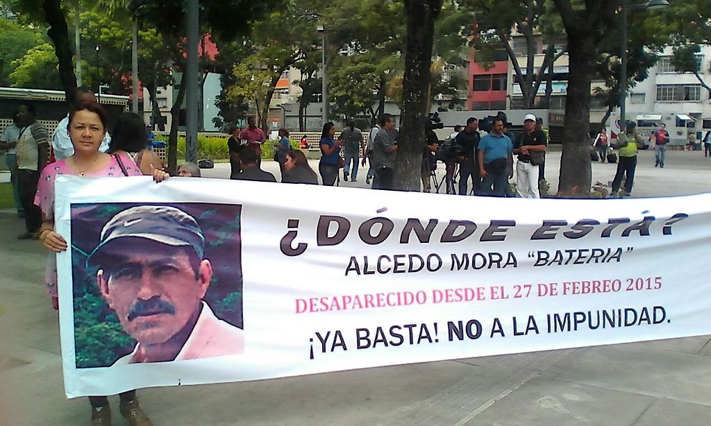 Concentración llevada a cabo ante la Fiscalía General de Venezuela en defensa por los derechos humanos del camarada Alcedo Mora, desparecido el pasado mes de febrero