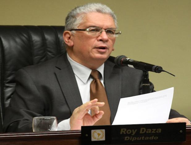 El vicepresidente del Parlamento Latinoamericano (Parlatino), Roy Daza