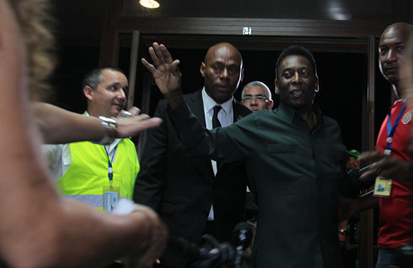Pelé, a su llegada a Cuba