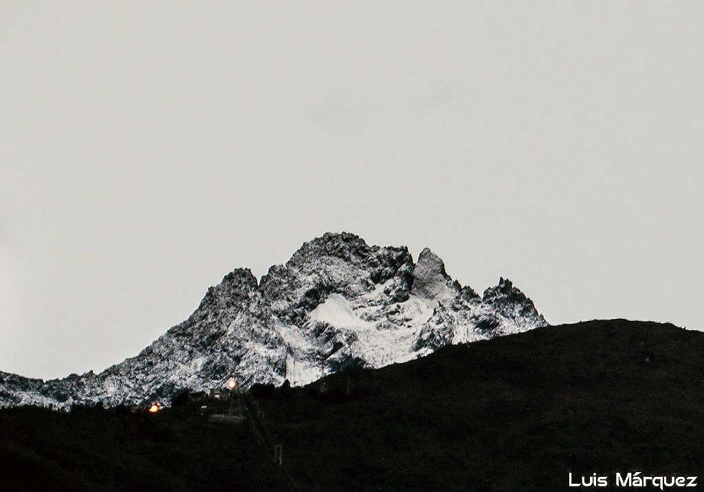 Pico Bolivar la cima mas alta del país con su manto de nieve