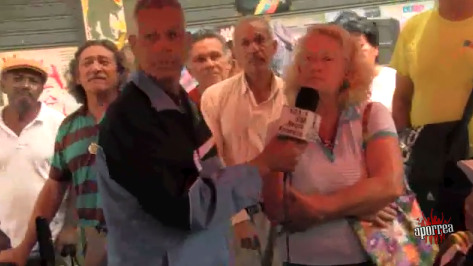 En la Esquina Caliente de la plaza Bolívar de Caracas esta señora preguntó de el por que hay tantos norteamericanos en Guyana, la respuesta del coronel Torrealba fue directa , no se la pierdan