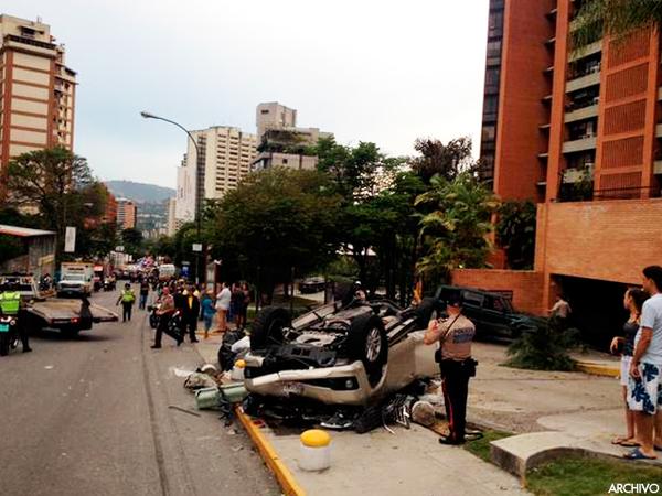 Choque múltiple en Los Dos Caminos, Caracas, deja saldo de 4 muertos y 5 heridos