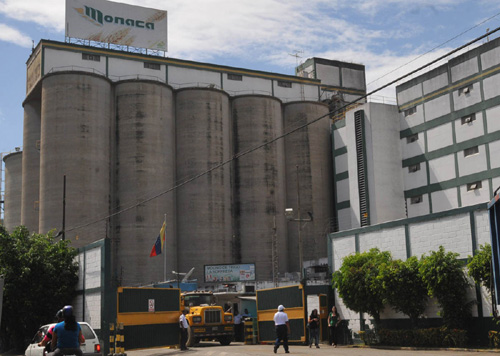 La empresa privada Molinos Nacionales Compañía Anónima (Monaca), recibió 22.000 toneladas de trigo, para la producción de harinas