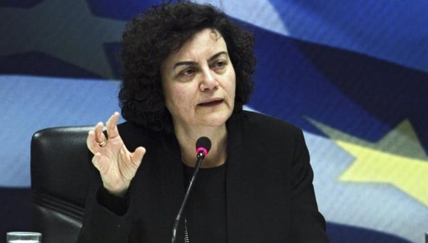 La viceministra detalló que se separa del cargo, porque se opone al acuerdo alcanzado recientemente entre el Gobierno heleno y los acreedores europeos, que somete a Grecia a una serie de privatizaciones a cambio del "rescate".