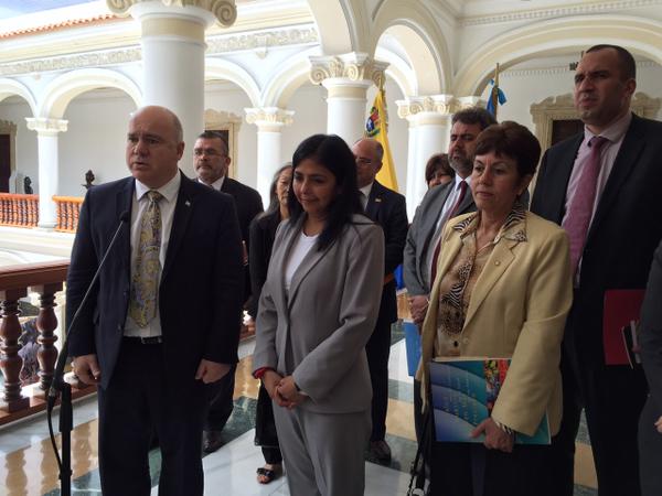Los representantes de la ONU en Venezuela junto a la canciller Delcy Rodríguez.