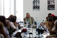 El viceministro de Prevención y Seguridad Ciudadana, Manuel Pérez Urdaneta, reunido con representantes de diversas parroquias del municipio Libertador de la ciudad de Caracas