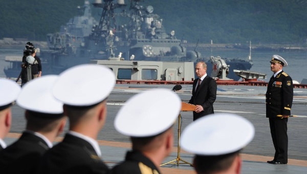 Putin participó este sábado en un evento por el aniversario de la Armada