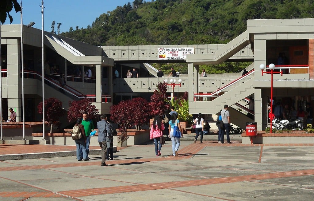 Estudiantes en la Universidad de los Andes exigen realización de “los cursos intensivos 2015”