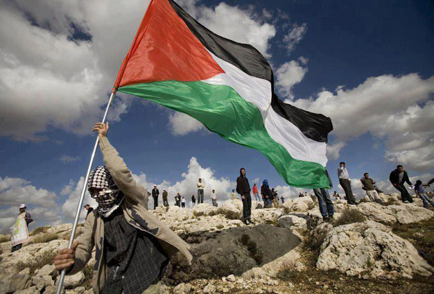 Bandera palestina en su territorio