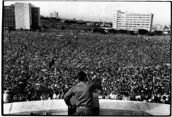 Fidel el 2 de septiembre de 1960 junto a su pueblo