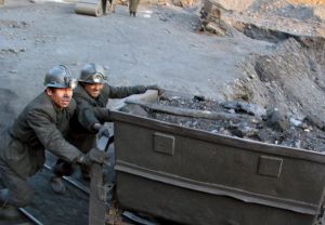 Mineros chinos en una explotación al norte de Pekín