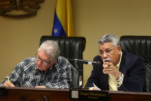 El presidente del Parlatino Capítulo Venezuela, Ángel Rodríguez