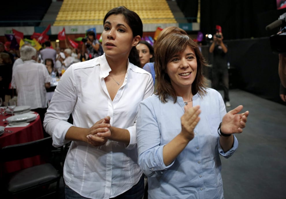 La líder del Bloque de Izquierda, Catarina Martins (dcha.), y la candidata del partido para Lisboa, Mariana Mortagua, durante un mitin.