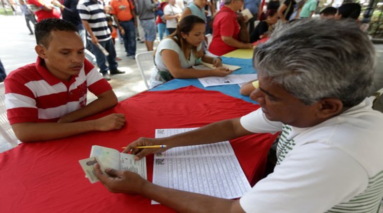 Inscripción de un ciudadano en el registro en el Movimiento de Colombianos por la Paz