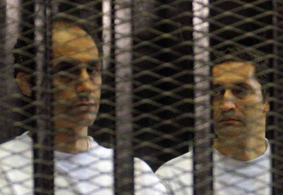 Alaa y Gamal, hijos del exgobernante egipcio Hosni Mubarak