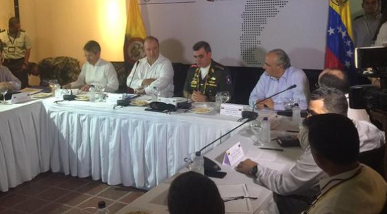 Ministros de Defensa de Venezuela y Colombia se reúnen en Santa Marta