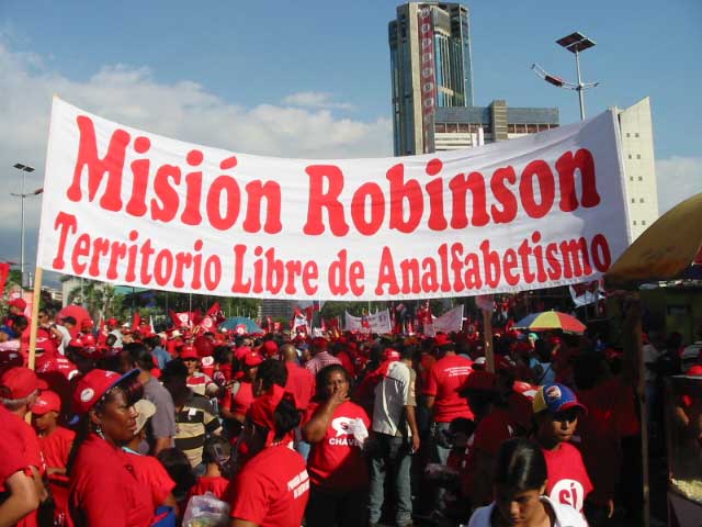Misión Robinson fue creada en el 2003 por el Presidente Chávez
