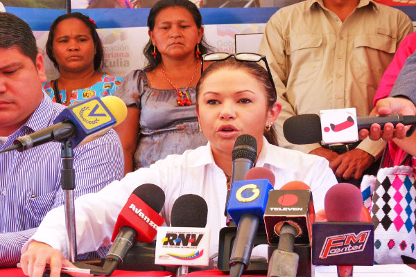 ania Mesa, secretaria de Salud del estado Zulia, informando en rueda de prensa