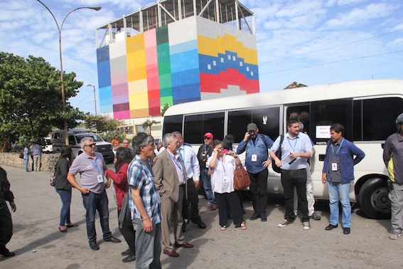 Acompañantes internacionales comenzaron su recorrido desde La Guaira