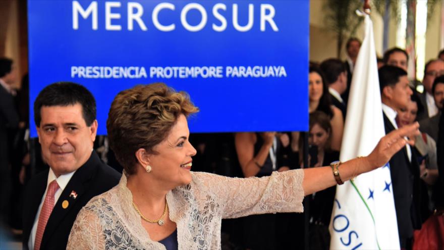 Rousseff a Macri: no hay causas que sustenten la aplicación de cláusula democrática contra Venezuela