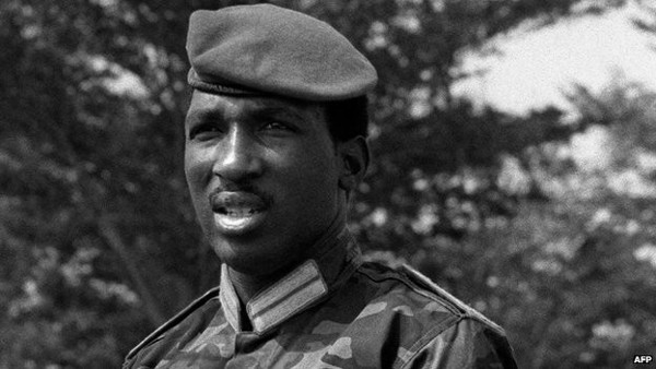 El 21 de diciembre de 1949 nació Thomas Sankara, líder revolucionario africano conocido en el mundo como el Che Negro, en la ciudad de Yako, en ese entonces parte de Alto Volta, colonia francesa en África occidental.