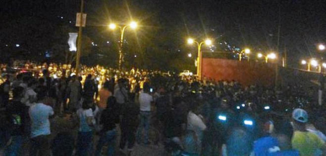 La población de Tovar (estado Mérida) fue sacudida anoche en algunos sectores por violentos disturbios.