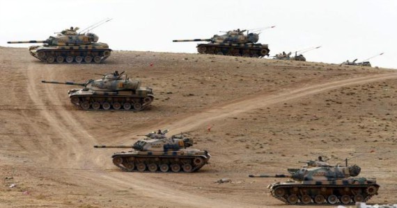 Unidades blindadas turcas ingresan el pasado 4 de diciembre a territorio iraquí