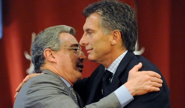 Uribe y Macri, par de amigotes.