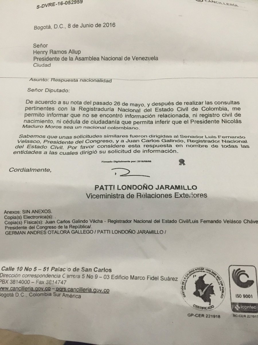 "Denme claridad/ que voy a leer/ la carta que ayer/ me dejó sin luz"