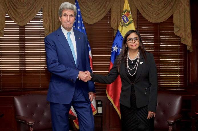 Diálogo EEUU-Venezuela y la mud no reacciona.