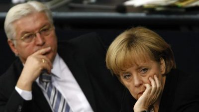 El ministro alemán de Asuntos Exteriores, Frank-Walter Steinmeier y la canciller alemana, Angela Merkel