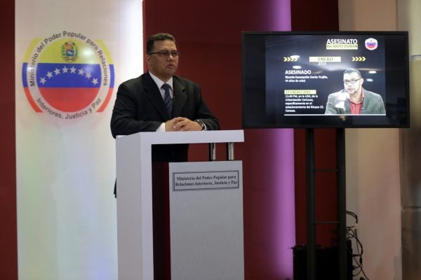 El ministro Gonzalez López en rueda de prensa