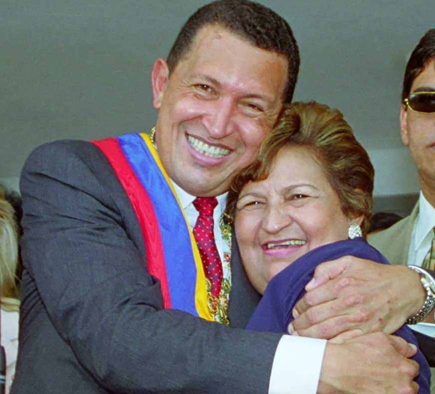 Chávez y Doña Elena, su madre