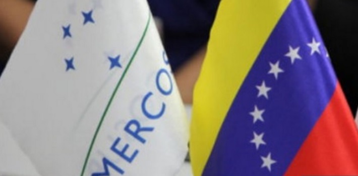 Banderas de Mercosur y Venezuela