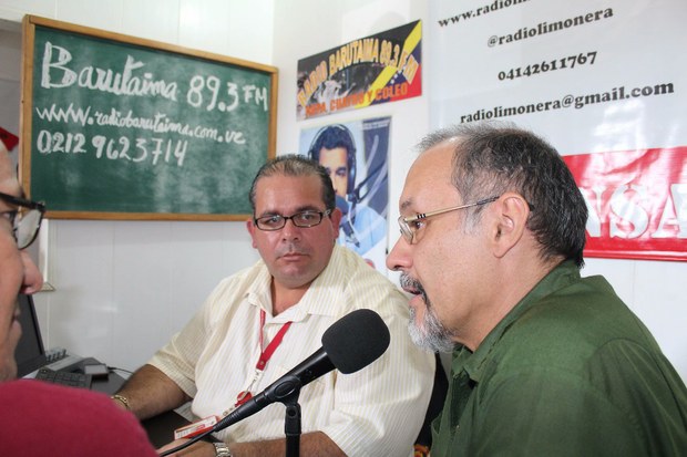 La jornada sociocomunitaria inició con una Mesa Científica en el Colegio Hugo Chávez / La actividad fue liderada por el viceministro para Investigación y Aplicación del Conocimiento, Guillermo Barreto