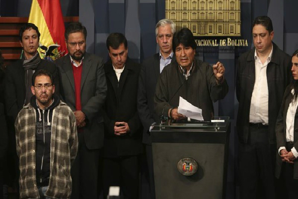 Morales aseguró que hay una conspiración política contra su Gobierno a través de los movimientos sociales.