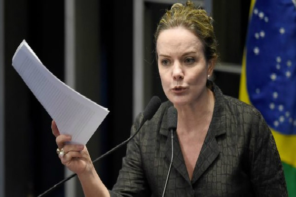 Gleisi Hoffman ha defendido cabalmente a Rousseff desde su escaño en el Senado brasileño.