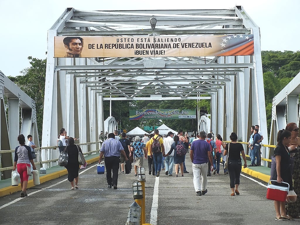 Puente fronterizo José Antonio Páez