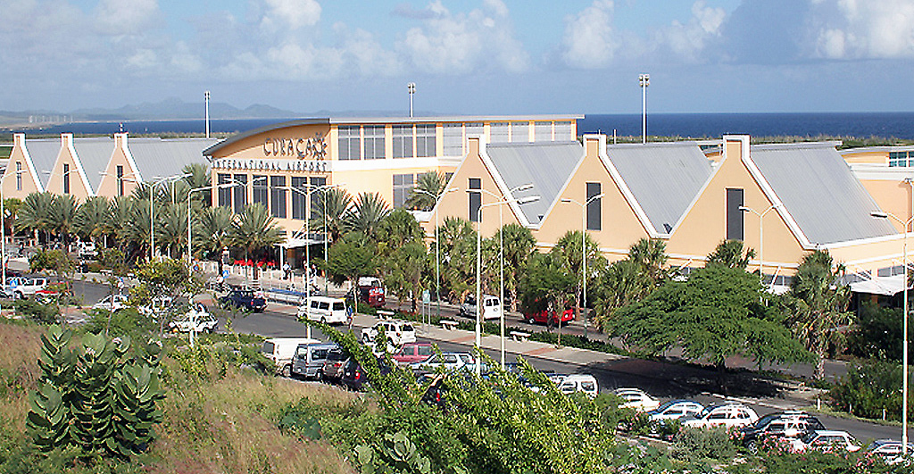 Aeropuerto Internacional "Hato" de Curazao, sede de una importante base militar de los EEUU.