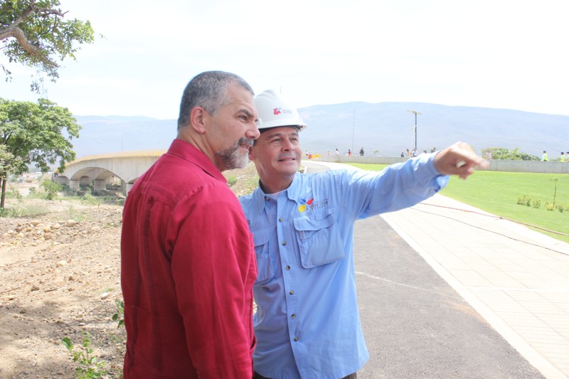 El ministro Ricardo Molina y el gobernador Vielma Mora inspeccionan el puente binacional de Tienditas, frontera colombo-venezolana