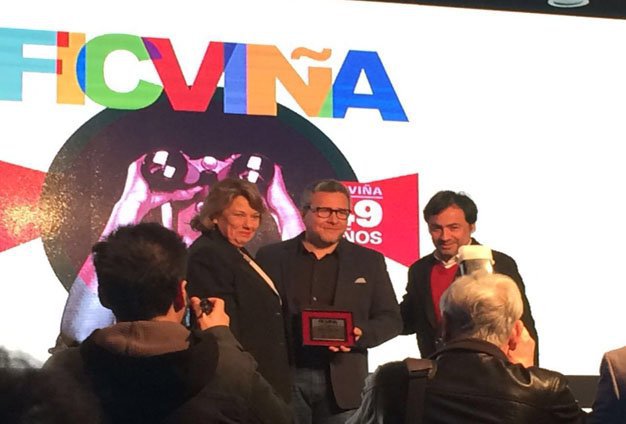 La película venezolana “Desde Allá”, de Lorenzo Vigas, tuvo un paso triunfal por Chile y conquistó los premios a Mejor Película y Mejor Dirección de la 49° edición del Festival Internacional de Cine Viña del Mar (FICVIÑA)