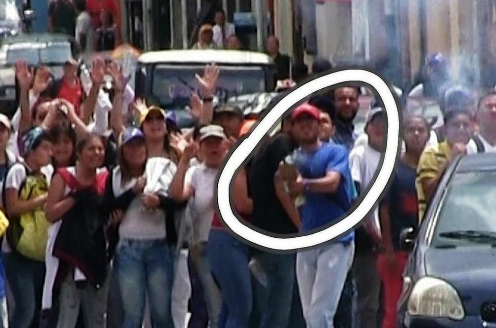 Las "manitos blancas" de la ULA disparan morteros en la marcha de hoy, en su intento por llegar a la plaza Bolívar