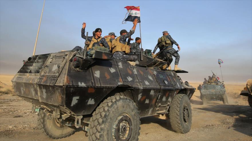 Las tropas iraquíes se acercan a la ciudad de Mosul en el primer día de la ofensiva para liberarla, 17 de octubre de 2016.
