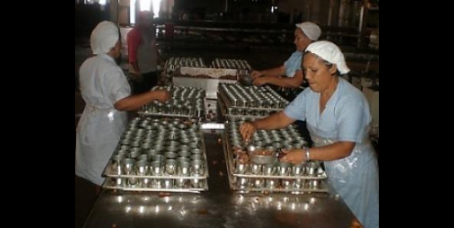 Los 268 trabajadores de la empresa procesan semanalmente entre 40 y 60 toneladas de sardina, que son comercializadas a la población a través de los Comités Locales de Abastecimiento y Producción (Clap) y las alcaldías del estado Sucre.
