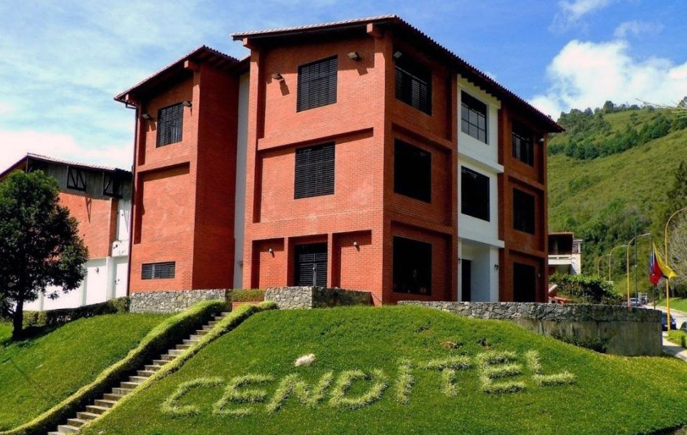 El Centro Nacional de Desarrollo e Investigación en Tecnologías Libres CENDITEL, fue una iniciativa de los colectivos científicos apoyada directamente por el presidente Hugo Chávez.