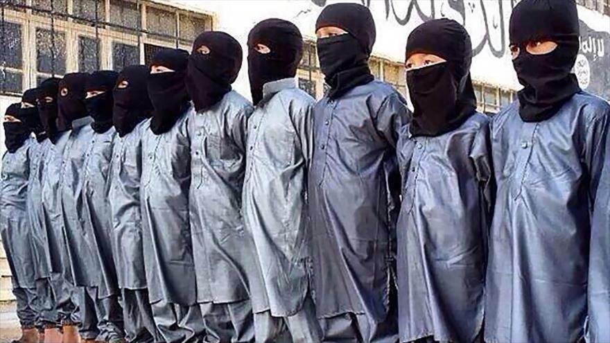 Militantes del Estado Islámico utiliza a niños para la guerra